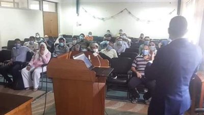 ورش عمل عن تصميم وتحميل المقررات الدراسية إلكترونيًا بجامعة المنيا