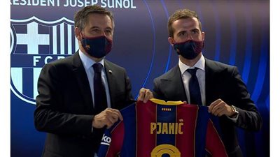 بيانيتش يحصل على رقم إنيستا في برشلونة