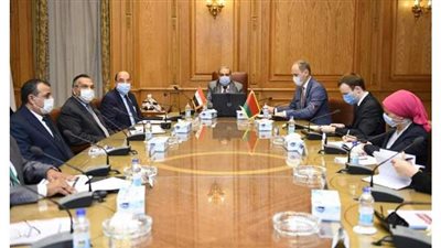 وزير الدولة للإنتاج الحربي يبحث مع 5 شركات بيلاروسية تعزيز التعاون المشترك