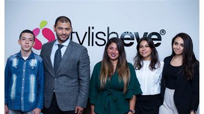 بمنحة دراسية ولاب توب أبل.. Stylishe Eve تكرم أحد متفوقي الثانوية العامة