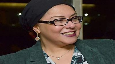 صفية القباني: نحتاج إلى شباب الكليات التشكيلية لاستعادة أمجاد النقابة