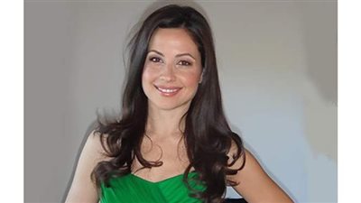 ريا أبي راشد تمارس التمارين المنزلية برفقة ابنتها | فيديو