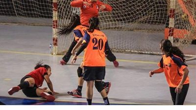 الشمس يهزم الأهلي ويتوج بدوري سيدات اليد