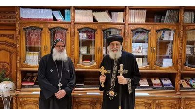 البابا تواضروس يستقبل كاهن الكنيسة القبطية بالعراق