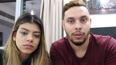 القبض على اليوتيوبر أحمد حسن وزوجته لاتهامهما باستغلال طفلتهما