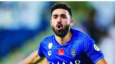 صحيفة سعودية: الهلال يرفض التخلي عن عمر خربين للزمالك