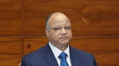 محافظ القاهرة يقرر مد العمل بالمراكز التكنولوجية حتى السادسة مساء لتلقى طلبات التصالح