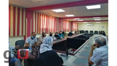 رئيس مدينة سفاجا تبحث 30 شكوى في لقاء خاص بالمواطنين