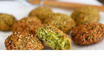 طريقة عمل الطعمية فى المنزل بخطوات بسيطة وصحية حرصا على سلامة أسرتك