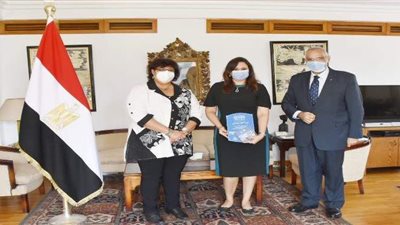 وزيرة الثقافة تستقبل حفيدة عبد السلام عارف ثانى رئيس لجمهورية العراق