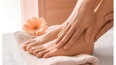 وصفة سحرية من الزيوت الطبيعية لتنعيم قدميك بأقل التكاليف