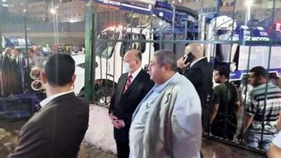 محافظ القاهرة يتفقد إصلاح طفح الصرف الصحى بطريق النصر