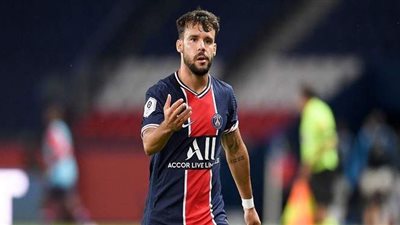 إصابة خوان بيرنات لاعب باريس سان جيرمان بقطع في الرباط الصليبي