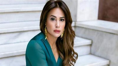 هند صبري بالأخضر في أحدث جلسة تصوير