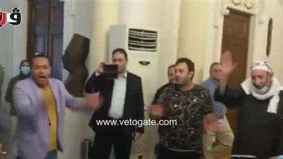 هتافات بالوفد تطالب أبو شقة بالرحيل عن رئاسة الحزب | فيديو