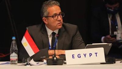 الآثار توضح حقيقة إنشاء طريقين بمنطقة هضبة الأهرامات الأثرية