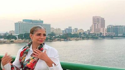 سوسن بدر من فوق كوبرى أكتوبر: 