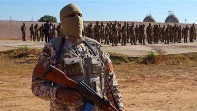 لمنع تفاقم الوضع الاقتصادي.. حفتر يستأنف إنتاج وتصدير النفط