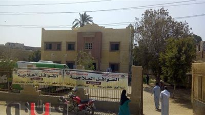 قافلة طبية تفحص 637 حالة مرضية ببني سويف