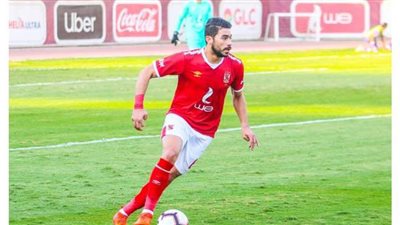 مدافع الأهلي يتعافى من كورونا ويعلن جاهزيته لمواجهة المقاصة