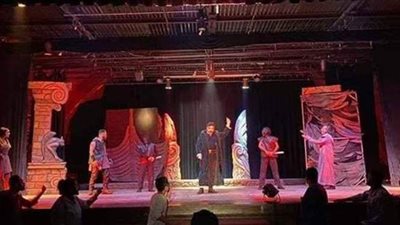 فرقة مسرح الطليعة تعرض 