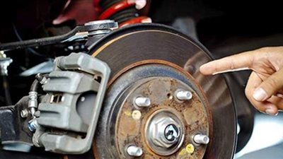 5  خطوات لفحص تيل الفرامل بنفسك