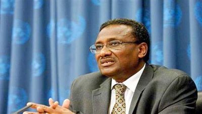 السفير السوداني يقدم أوراق اعتماده لترامب