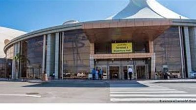 السياحة: وصول 250 ألف سائح من 15 دولة لمطاري شرم الشيخ والغردقة