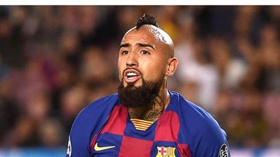 إنتر ميلان يتعاقد مع فيدال من برشلونة بمليون يورو فقط