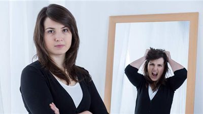 أعراض الإصابة بمرض الفصام وطرق العلاج