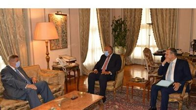 سامح شكري والمُنسق الأممي الخاص في بيروت يؤكدان ضرورة الاستمرار في دعم لبنان