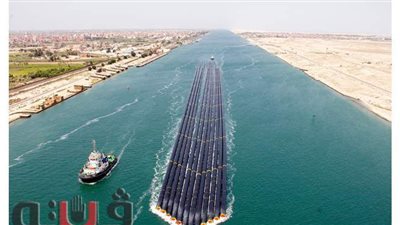 أسامة ربيع: نجاح أول عملية عبور من نوعها لـ 12 ماسورة عملاقة عبر قناة السويس | صور