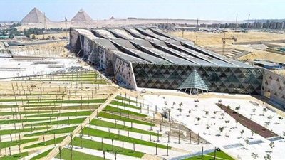 15 معلومة عن تطورات إنشاء المتحف المصري الكبير | صور