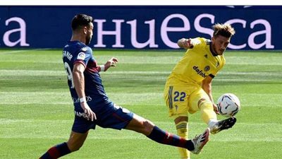 قادش يتغلب على هويسكا 0/2 في الدوري الإسباني