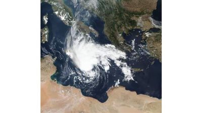 عاصفة شبه استوائية  أمام سواحل مصر والأرصاد تكشف تأثيرها