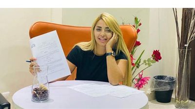 مي حلمي تتعاقد على نشر أول رواية لها: خطوة مهمة جدا في حياتي