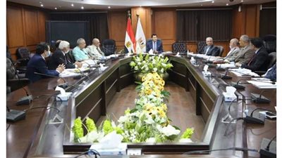 وزير الرياضة يلتقي مجلس أمناء  مركز التنمية الرياضية والشبابية بشبرا