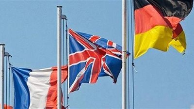 بريطانيا وألمانيا وفرنسا يرفضون إعادة فرض العقوبات الأمريكية على طهران