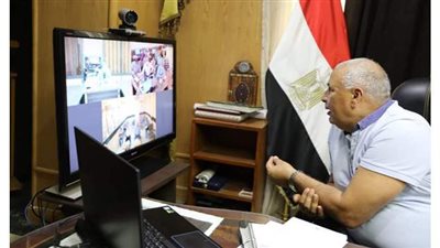 محافظ الوادي الجديد يكلف بسرعة إنهاء إجراءات تقنين الأراضي للمواطنين