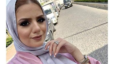 الرمادى مع الباستيل .. أحدث صيحات موضة ملابس خريف 2020