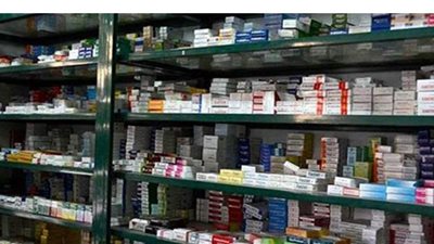 إخلاء سبيل صاحب صيدلية لحيازته أقراص أدوية وكمامات مجهولة المصدر بالمعادى