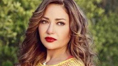 شاهد.. ليلى علوي في طفولتها