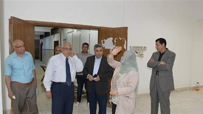 متابعة تجهيز المعمل المركزي للاختبارات الإلكترونية بجامعة القناة