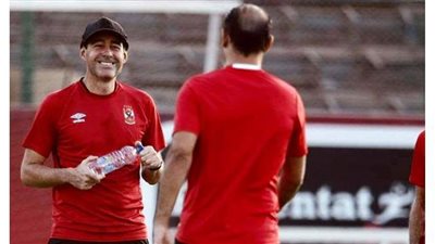 جلسة بين فايلر وعبد الحفيظ على هامش مران الأهلي