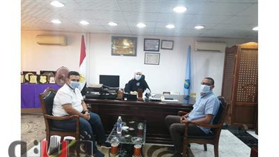 رئيس سفاجا تجتمع مع مسئولى شركات لدراسة آلية المشاركة في تنمية المجتمع | صور