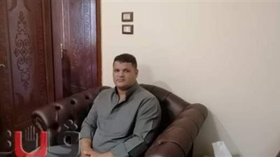 والد التوائم الخمسة يناشد  المسئولين في قنا بتوفير حضانات تجمع أبناءه /فيديو