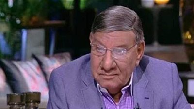 مفيد فوزي  يفتتح حواره مع أحمد عكاشة بكلمات مؤثرة في الأعلى للثقافة | فيديو