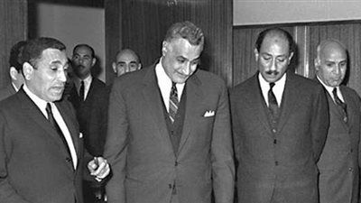محمد حسنين هيكل بين عبدالناصر والسادات