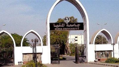 جامعة المنيا تستقبل طلابها المستجدين لتوقيع الكشف الطبي