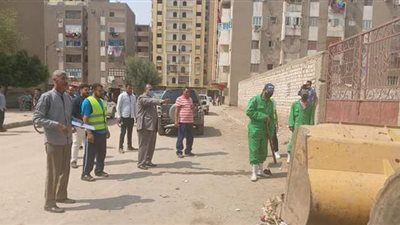سكرتير مساعد أسيوط يترأس حملات نظافة بحي غرب وحي شرق | صور
